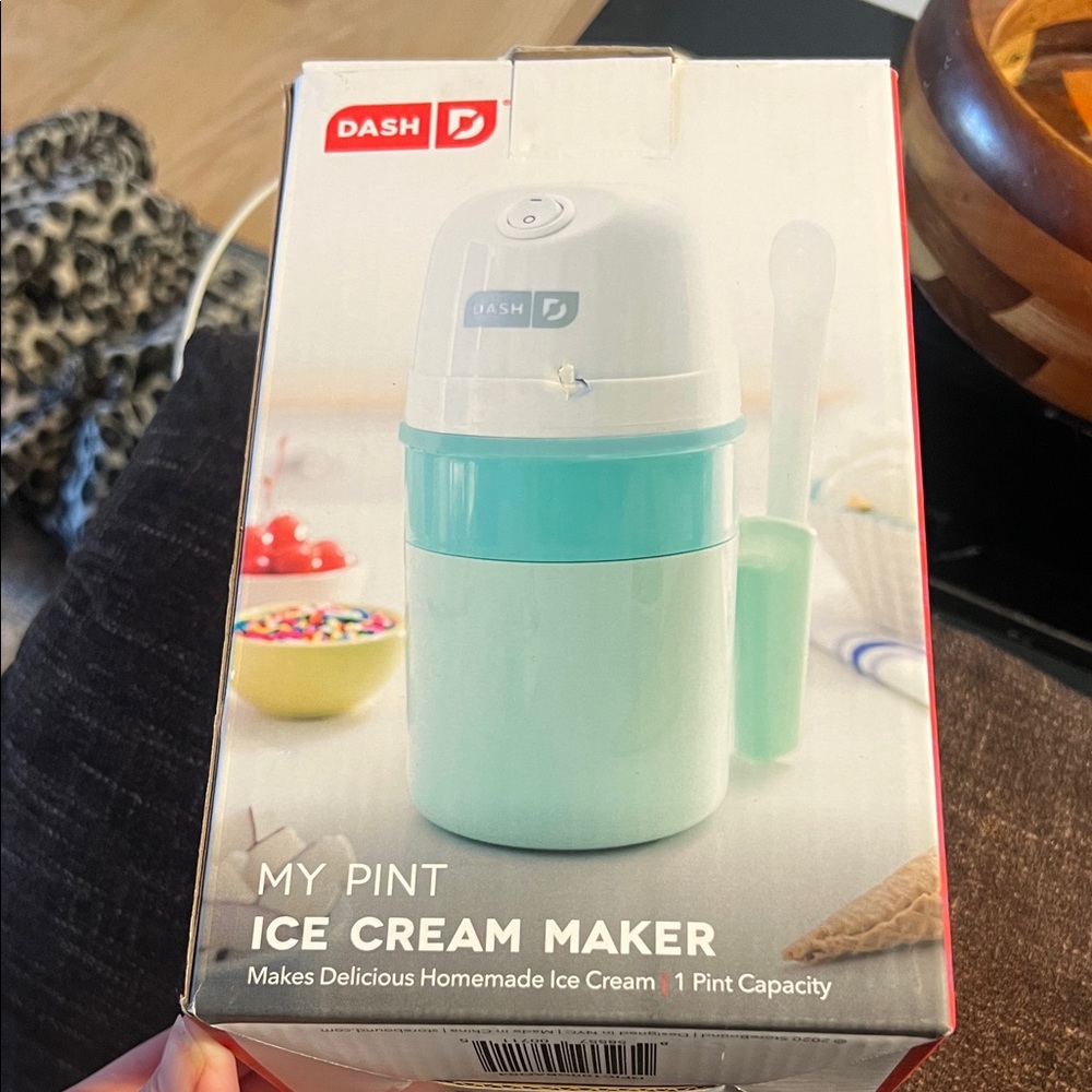 Ice cream maker Dash Brand!